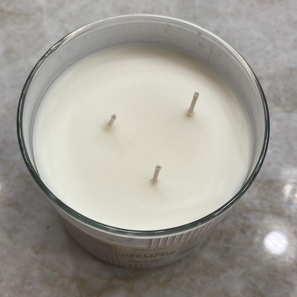BRAND NEW! Bath & Body Works Salted Ocean Air Candle.Rare and discontinued scent - Picture 5 of 6